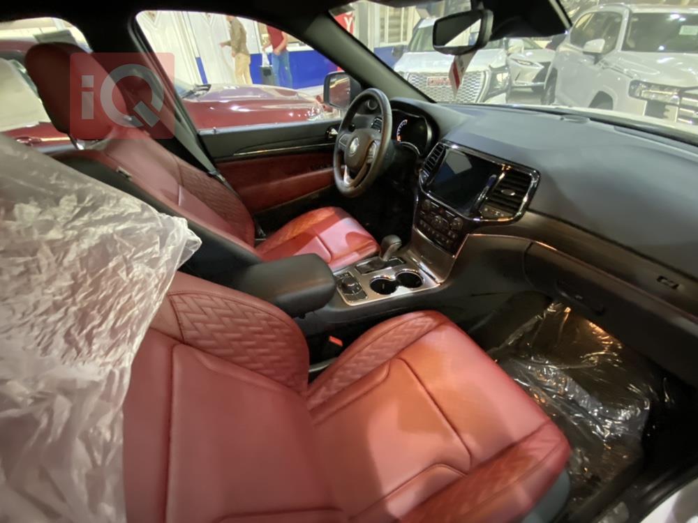 جیپ گراند شیرۆکی